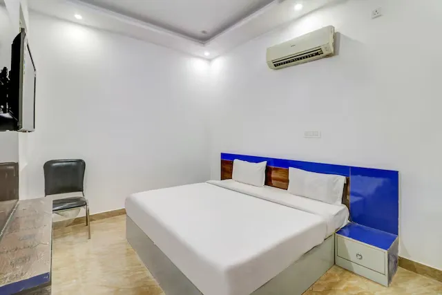 group holiday hotels in hotel grand delhi