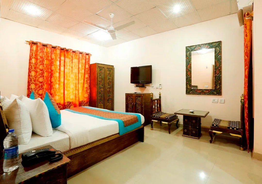 24 hours check in hotels in hotel green lotus dwarka delhi