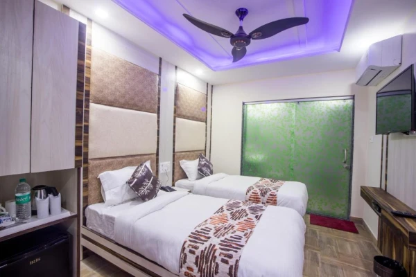 jacuzzi hotel in paharganj, delhi - hotel harsha