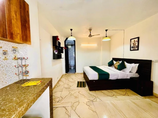 best 5 star hotels in hotel hauzkhas inn delhi