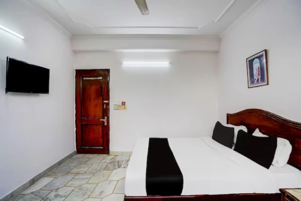 budget hotel in uttam nagar, delhi - hotel iconic residency uttam nagar