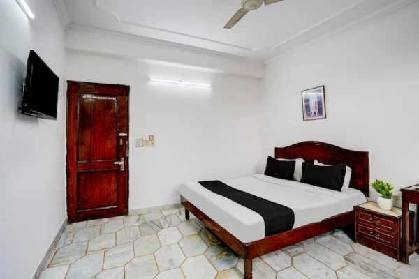hotel with banquet hall in uttam nagar, delhi - hotel iconic residency uttam nagar