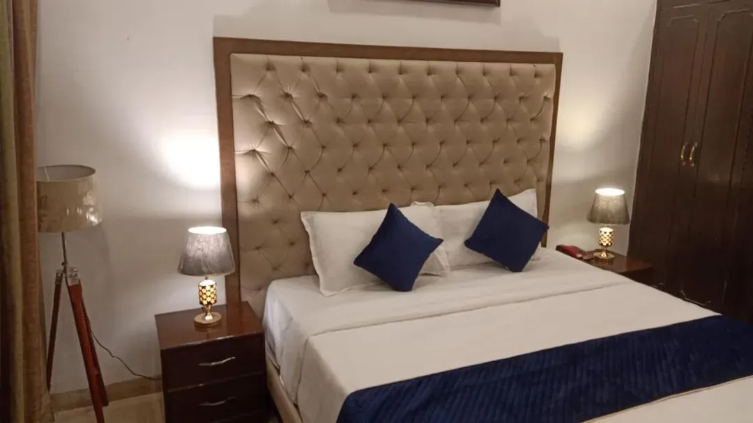 best early check in hotels in hotel khanna residency saket delhi