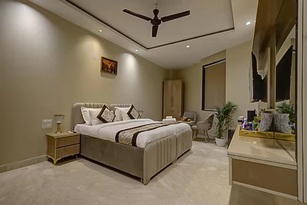 hotel with free parking in rajouri garden, delhi - hotel laffaire select