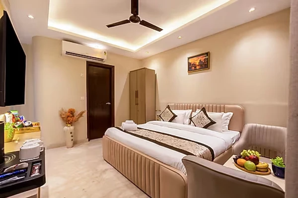 hotel with swimming pool in rajouri garden, delhi - hotel laffaire select