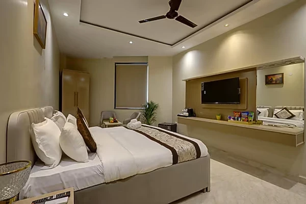 family hotel with pool in rajouri garden, delhi - hotel laffaire select