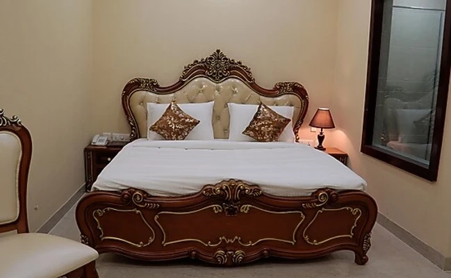 best couple hotels in hotel laffaire delhi