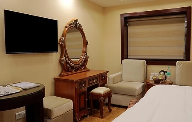 five star hotels in hotel laffaire delhi