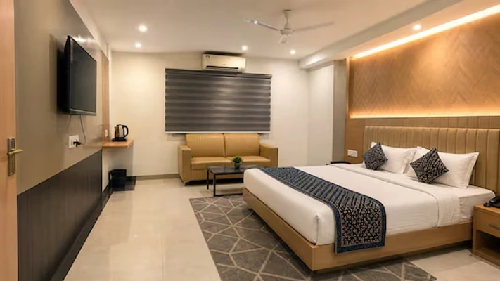 jacuzzi hotel in igi airport, delhi - hotel lemon suites delhi