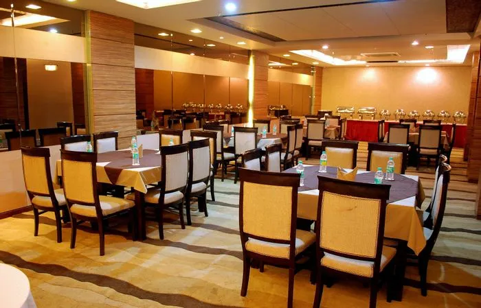 4 star hotels in hotel liv inn delhi