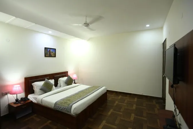 couple hotels in hotel lotus delhi