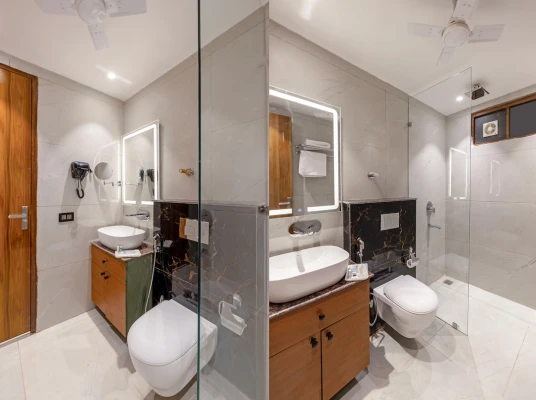 hotel with banquet hall in mahipalpur, delhi - hotel luxury suites delhi airport