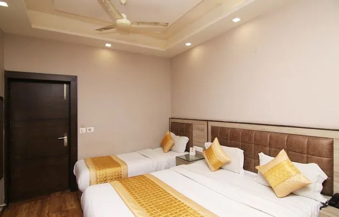 hotels for few hours in hotel merry gold delhi