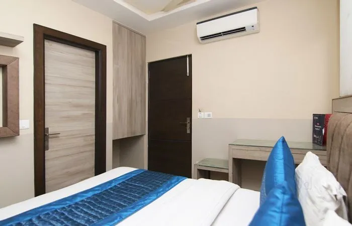 luxury hotels in hotel merry gold delhi