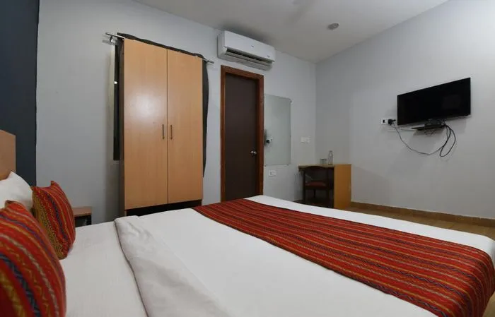 24 hours check in hotels in hotel metro view delhi