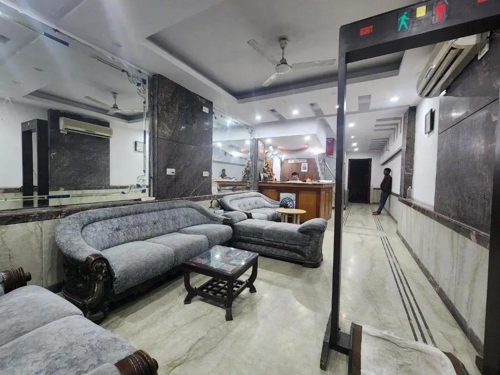 3 star hotels in hotel mid town delhi