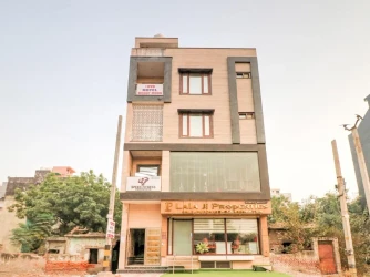 hotel with free parking in i.p. extension, delhi - hotel moody moon-2