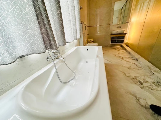 hotel near delhi railway station - hotel neon nest by signature stayz