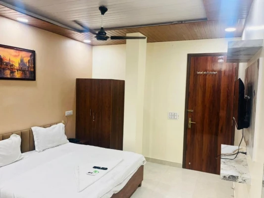 hotel with meeting room in subhash nagar, delhi - hotel neon tower