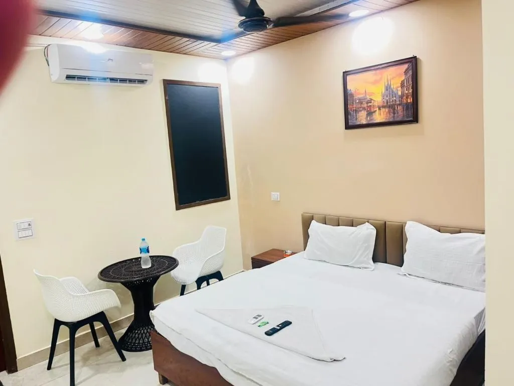 group holiday hotels in hotel neon tower delhi