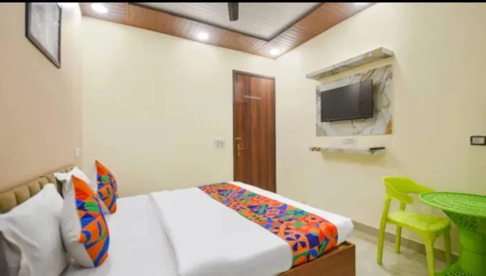 5 star hotels in hotel neon tower delhi