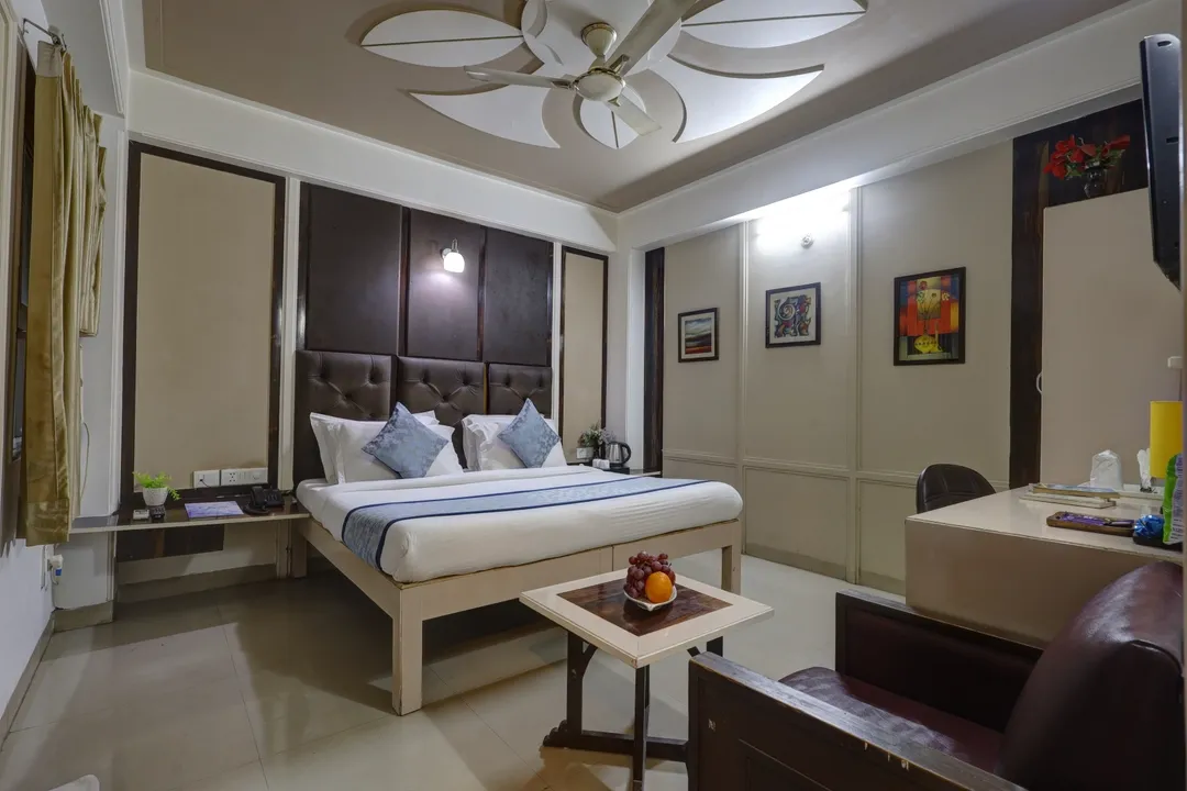 group holiday hotels in hotel opera delhi