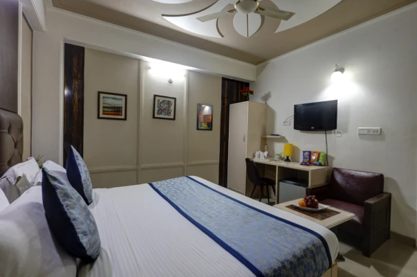 best luxury hotels in hotel opera delhi