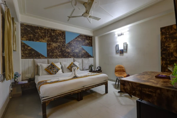 night stay hotels in hotel opera delhi