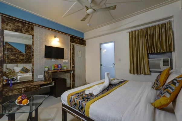 book hotels in hotel opera delhi
