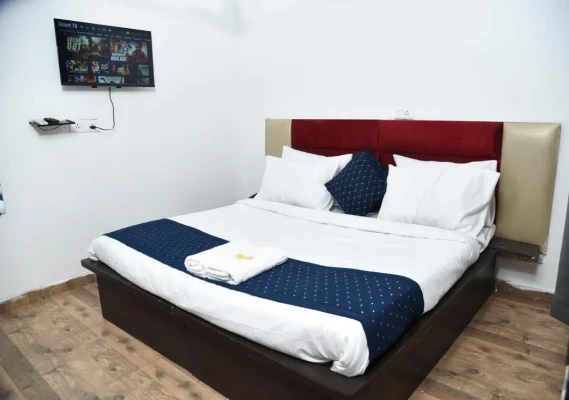 hotel with free parking in janakpuri, delhi - hotel orchid inn