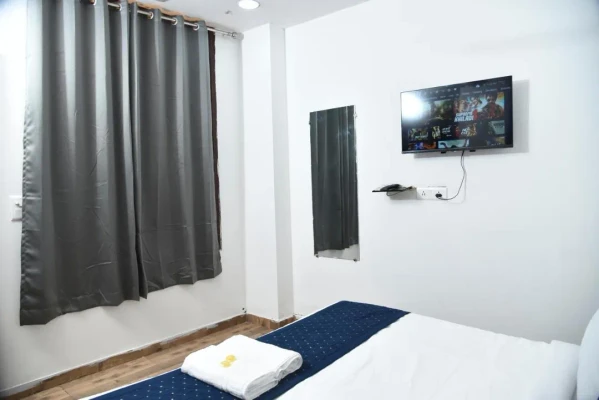 jacuzzi hotel in janakpuri, delhi - hotel orchid inn