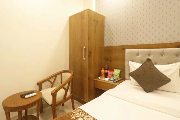 best hotels for couple in hotel pacific suites by signature stayz delhi