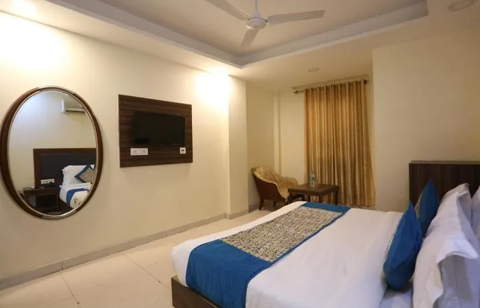 day use hotels in hotel paras delhi