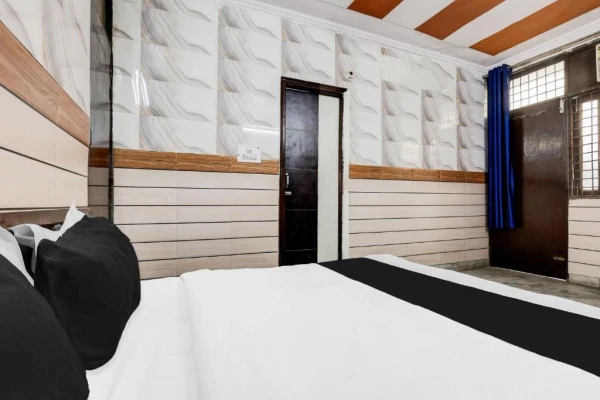 family hotel with pool in ghazipur road, delhi - hotel park view