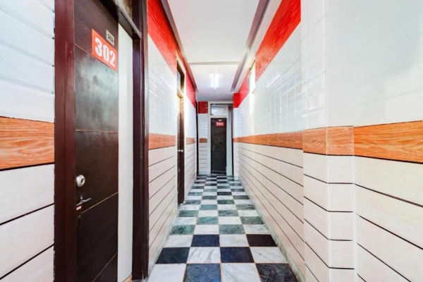 hotel with free parking in ghazipur road, delhi - hotel park view