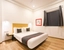 luxury hotels in hotel pink saffron delhi