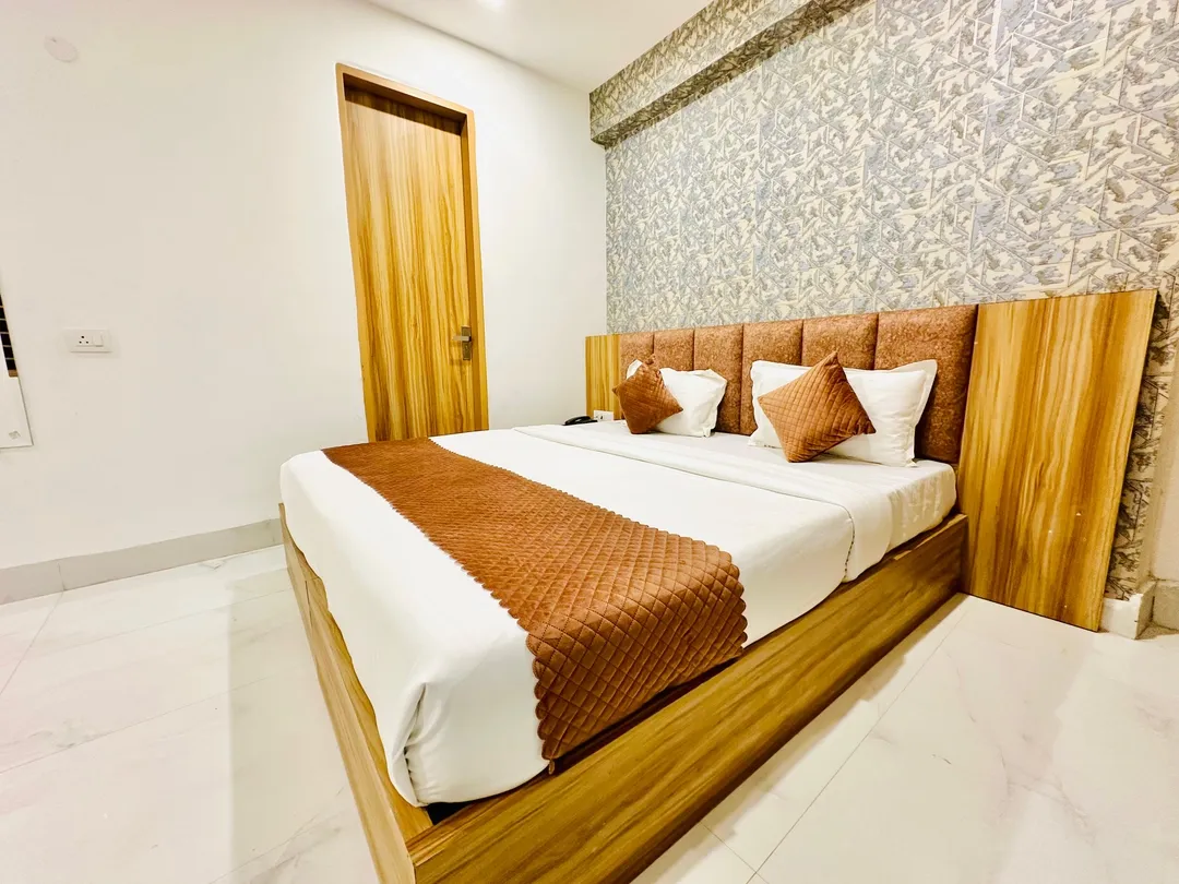 romantic hotels in hotel precision palace by signature stayz delhi