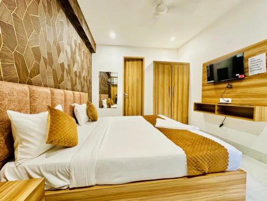 hotel with swimming pool in igi airport, delhi - hotel precision palace by signature stayz