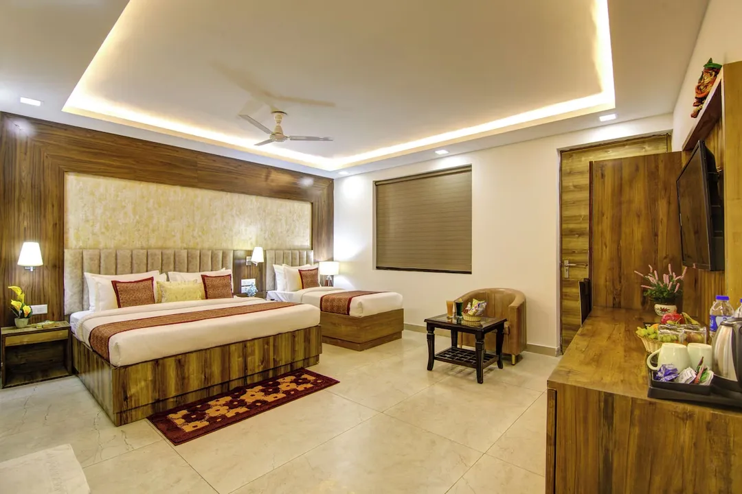 best luxury hotel in hotel prithvi palace delhi