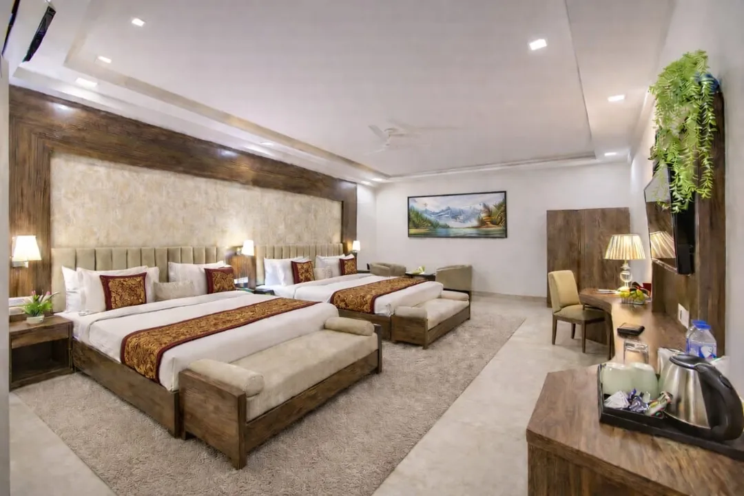 group holiday hotels in hotel prithvi palace delhi