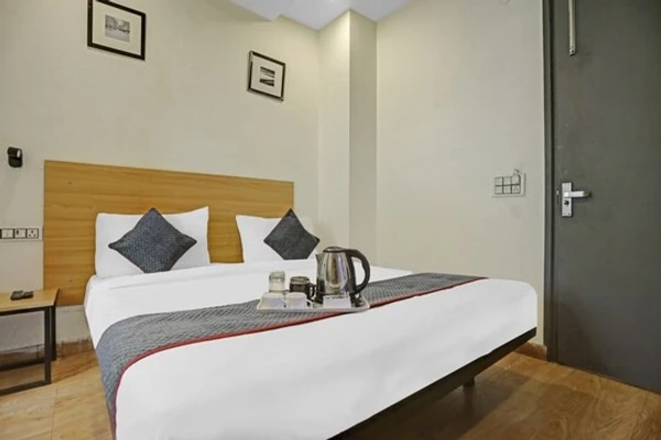 best luxury hotel in hotel raaso inn rohini delhi