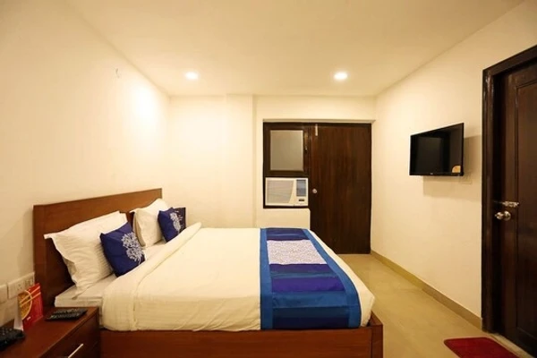 hotels for couple in hotel ravin delhi