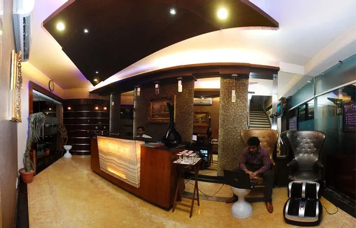 best hotel stay in hotel royal castle grand delhi