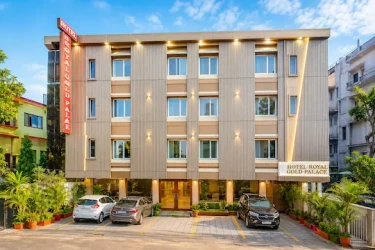 tourist hotels in hotel royal gold palace delhi