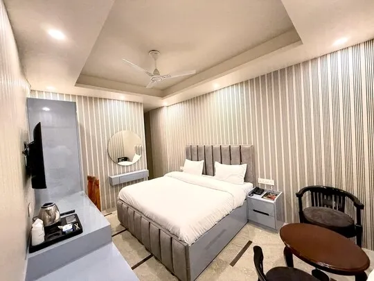 corporate hotels in hotel royal gold palace delhi