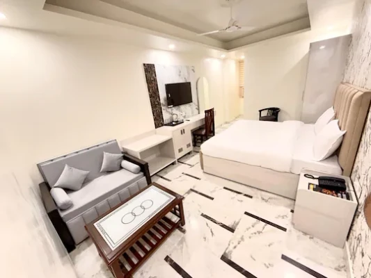 hotel with party hall in karolbagh, delhi - hotel royal gold palace