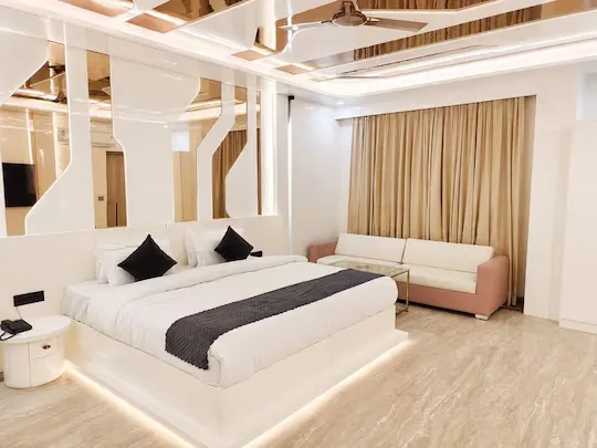 family holiday hotels in hotel royal gold palace delhi