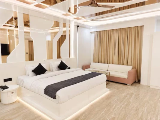 family hotel with pool in karolbagh, delhi - hotel royal gold palace