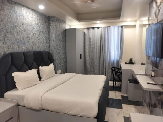 hotels for few hours in hotel royal gold palace delhi