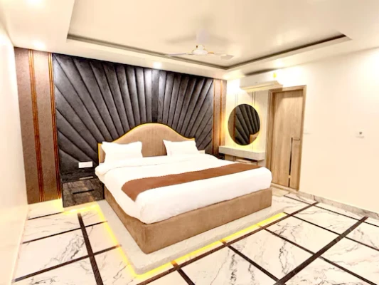 best hotel in hotel royal gold palace delhi